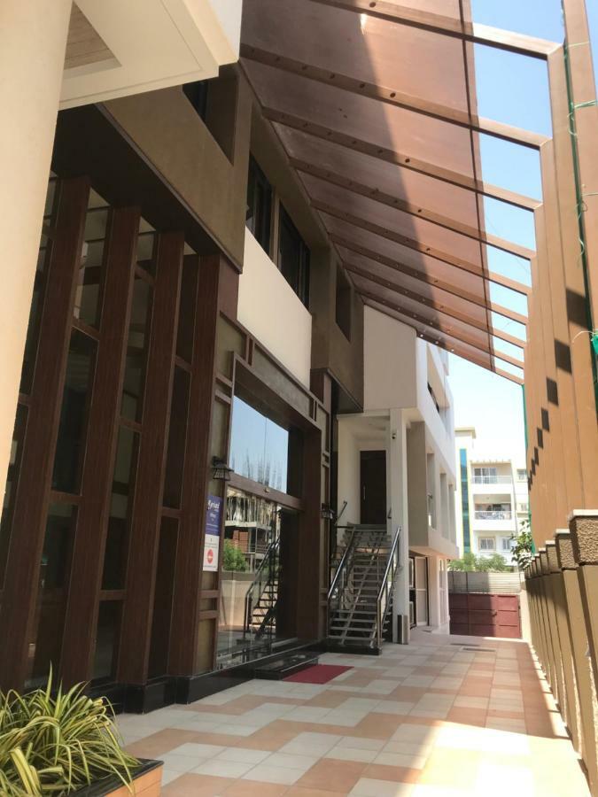 Kyriad Hotel Solapur By Othpl Esterno foto