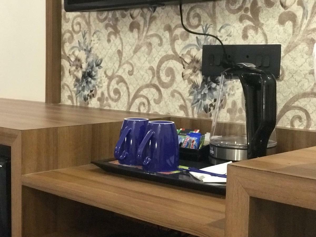Kyriad Hotel Solapur By Othpl Esterno foto